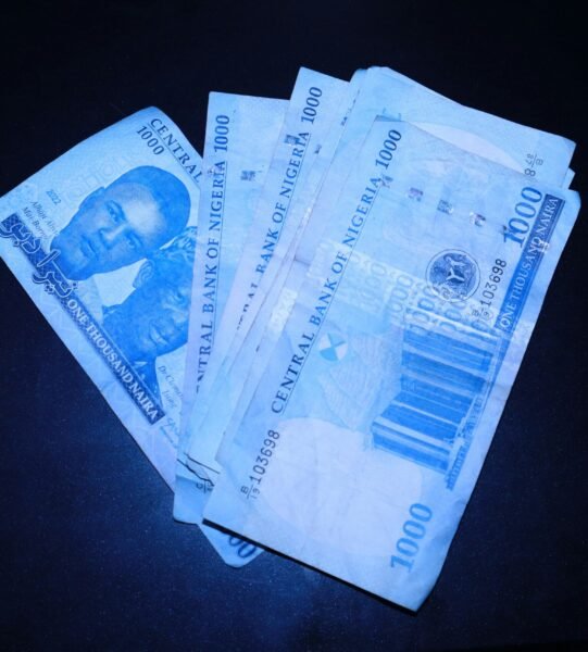 sunday-abegunde-Weq0hkP8L74-unsplash